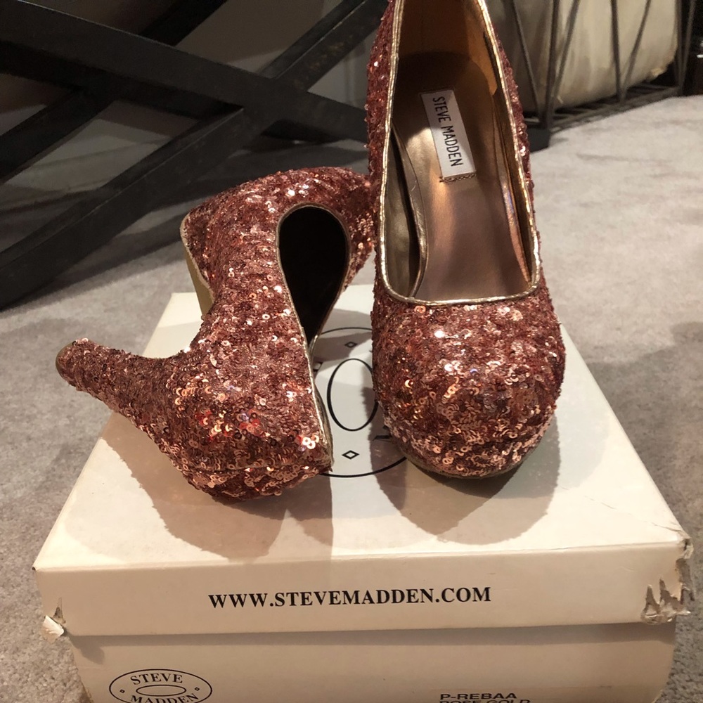 Shoes - Picture 6 of 7